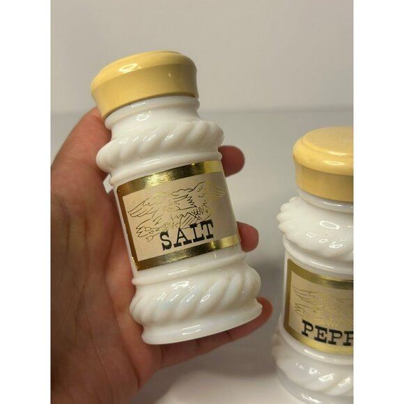 VTG Milk Glass Salt & Pepper Shakers Hazel Atlas Circa 1950s Mid Century Retro - Picture 5 of 7